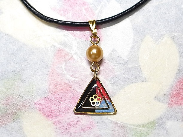 レジンペンダント「慧眼」