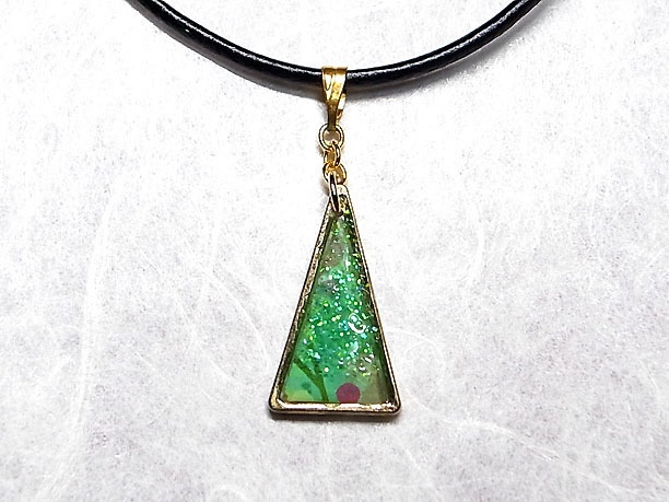 レジンペンダント「慧眼」