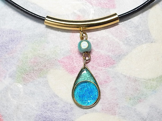 レジンペンダント「慧眼」