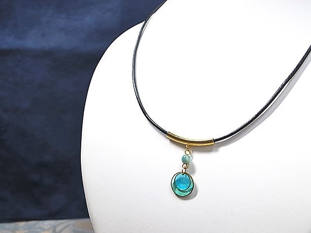 レジンペンダント「慧眼」