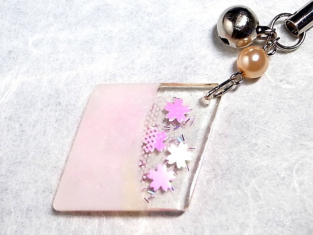 レジンストラップチャーム「花朝」