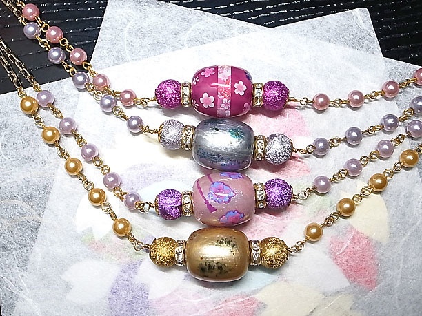 絵付けビーズネックレス「杖柱」