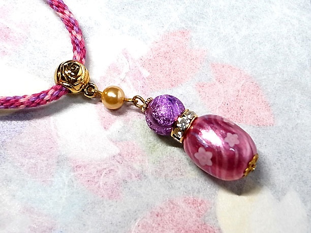 組みひも絵付けビーズペンダント「暁光」