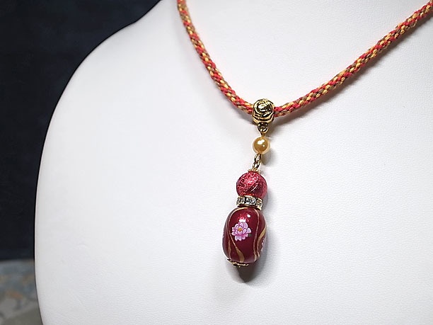 組みひも絵付けビーズペンダント「暁光」