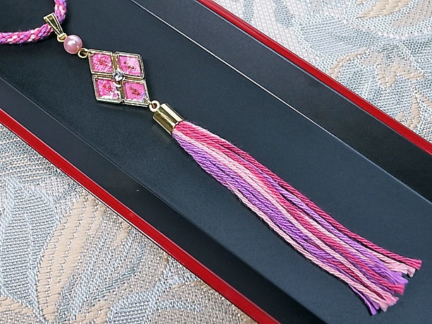 組みひもレジンペンダント「金風」