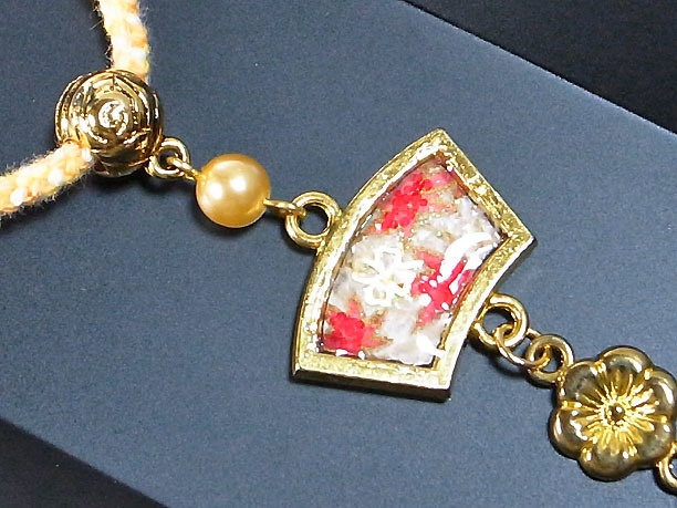 組みひもレジンペンダント「金風」