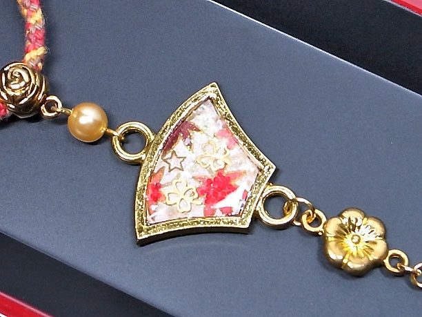 組みひもレジンペンダント「金風」