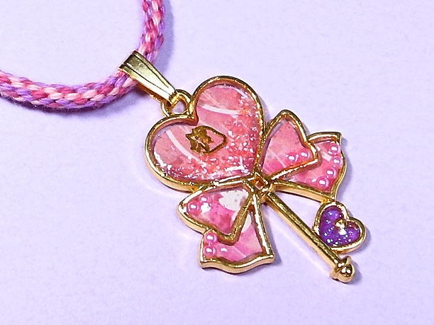 組みひもレジンペンダント「可愛」