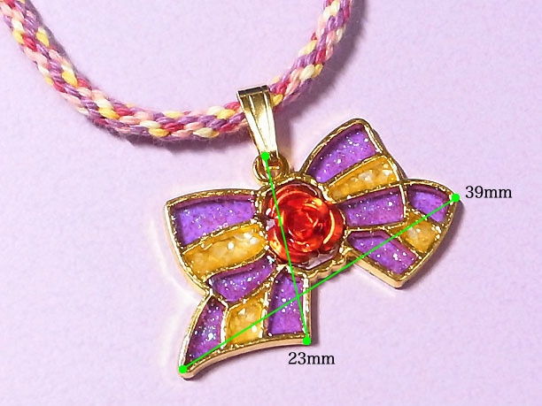 組みひもレジンペンダント「可愛」