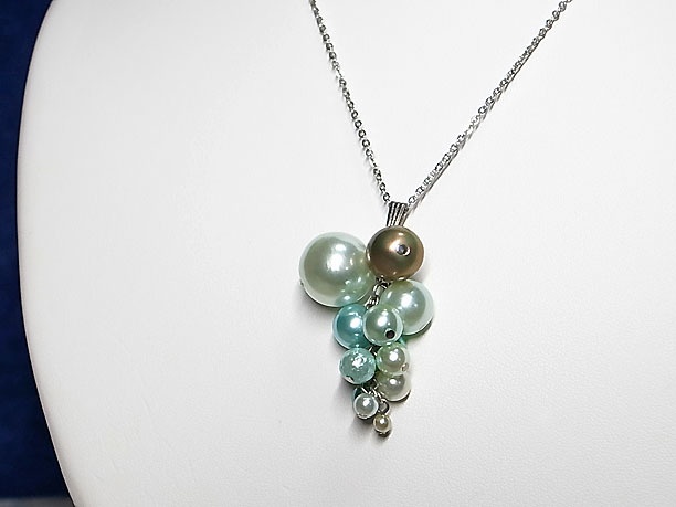 パールビーズペンダント「葡萄」