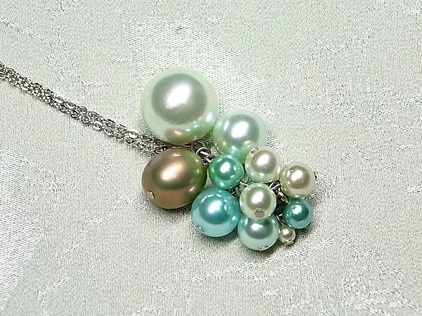 パールビーズペンダント「葡萄」