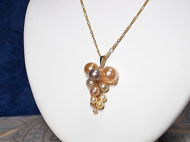 パールビーズペンダント「葡萄」