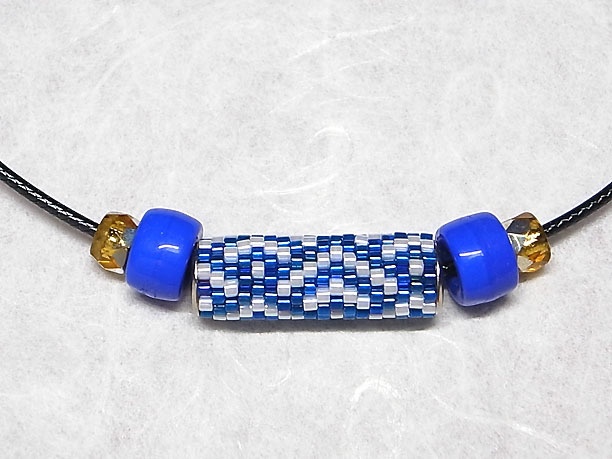 ローリングビーズペンダント「伝統文様」