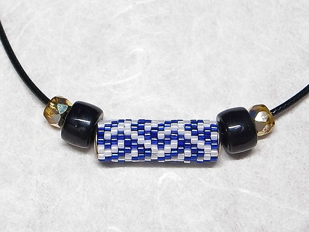 ローリングビーズペンダント「伝統文様」