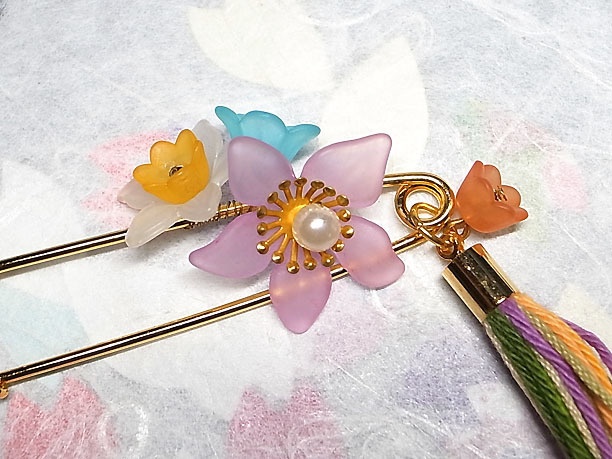 フラワービーズショールピン「春永」