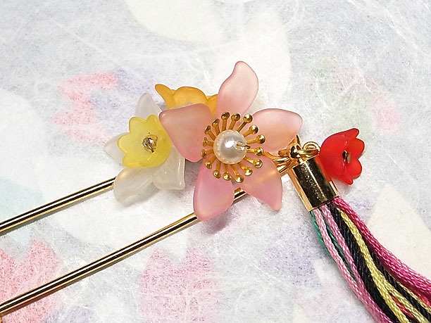 フラワービーズショールピン「春永」