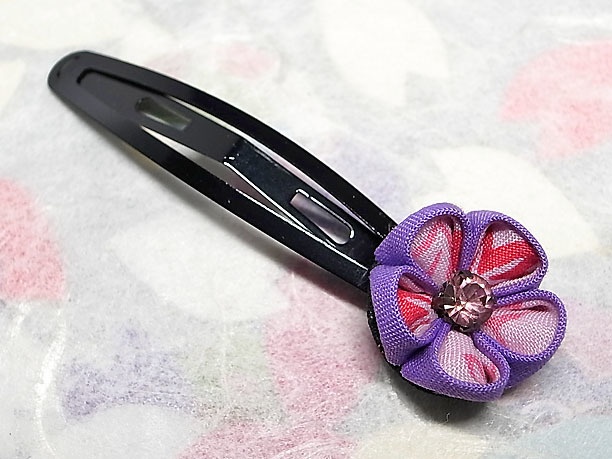 つまみ細工のパッチン留め「一輪」