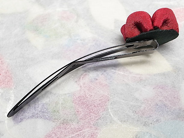 つまみ細工のパッチン留め「一輪」