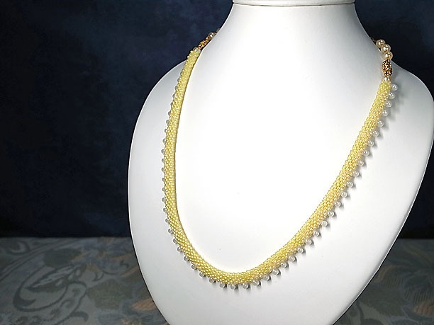 ビーズ・チューブクロッシェネックレス「甘雨」