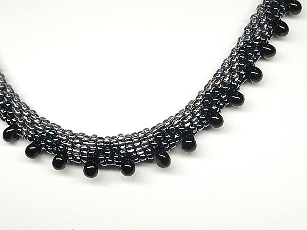 ビーズ・チューブクロッシェネックレス「甘雨」