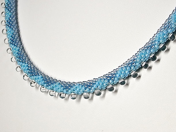 ビーズ・チューブクロッシェネックレス「甘雨」