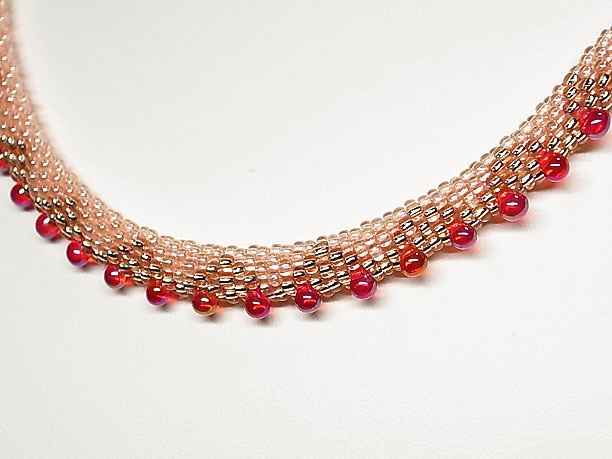 ビーズ・チューブクロッシェネックレス「甘雨」