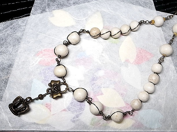 ビーズ・ネックレス「葛折」