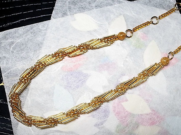 ビーズ・ネックレス「葛折」