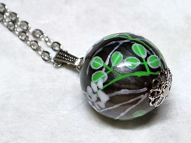 絵付けビーズペンダント「清淑」