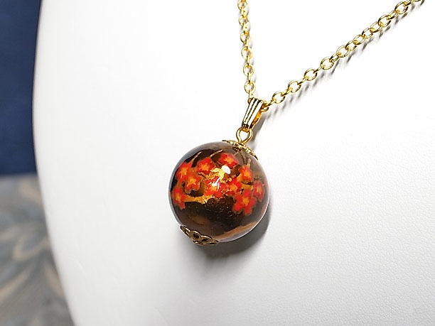 絵付けビーズペンダント「婉麗」