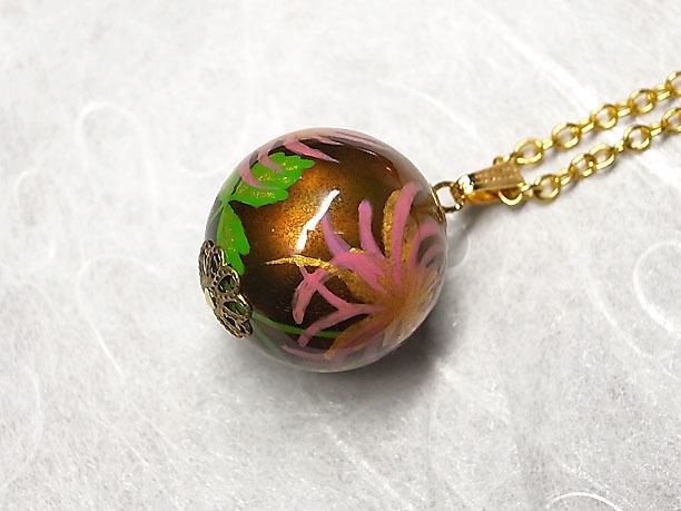 絵付けビーズペンダント「婉麗」