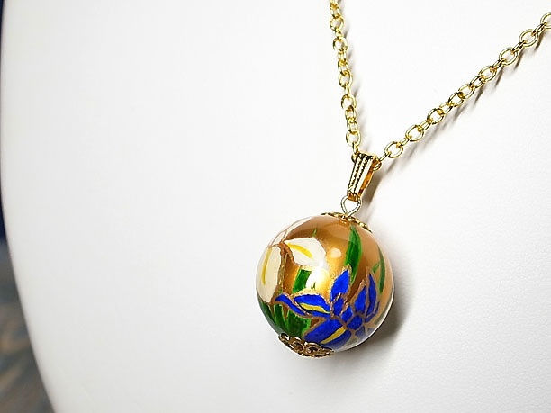 絵付けビーズペンダント「婉麗」