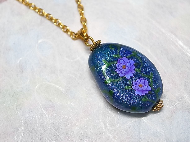 絵付けビーズペンダント「高雅」