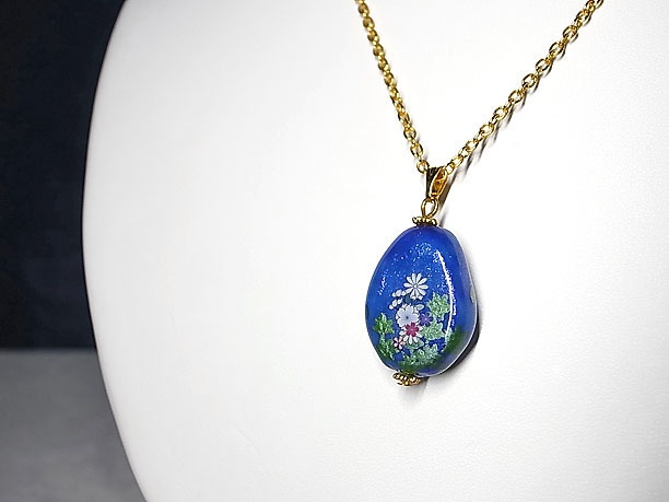 絵付けビーズペンダント「高雅」