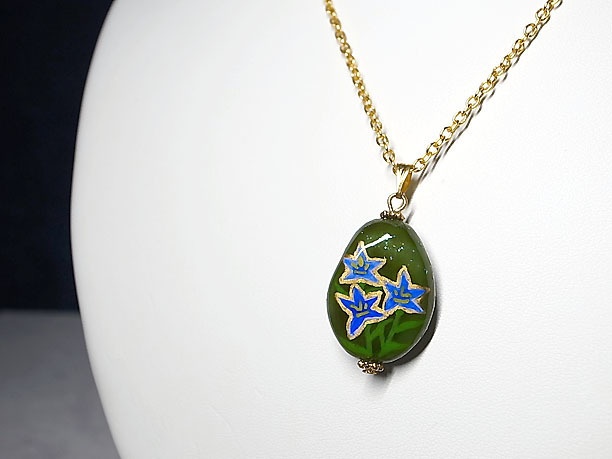 絵付けビーズペンダント「高雅」