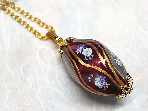 絵付けビーズペンダント「明媚」