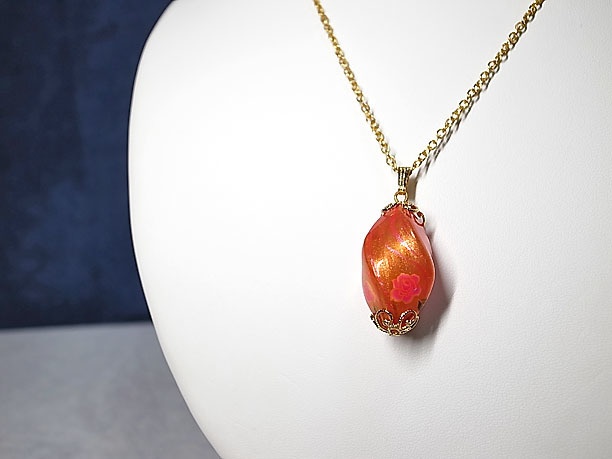 絵付けビーズペンダント「明媚」