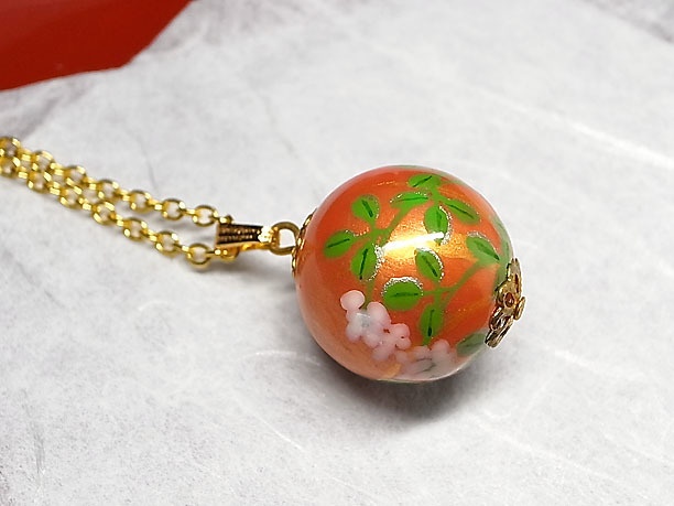 絵付けビーズペンダント「優艶」