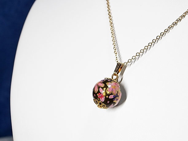 絵付けビーズペンダント「雅馴」