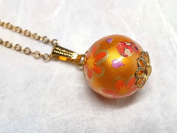 絵付けビーズペンダント「雅馴」