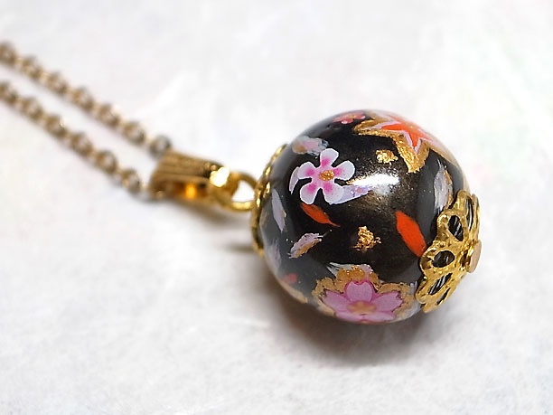 絵付けビーズペンダント「優々」