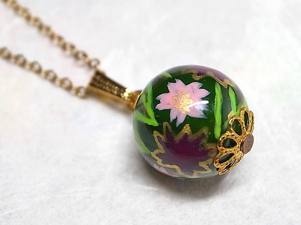 絵付けビーズペンダント「優々」