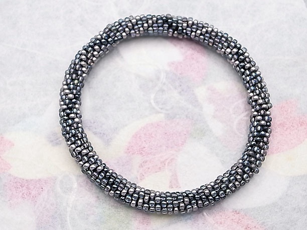 ビーズ・チューブクロッシェブレスレット「水盤」