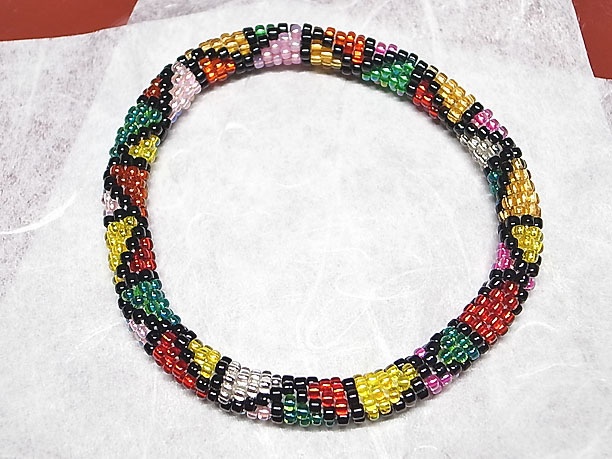 ビーズ・チューブクロッシェブレスレット「光冠」