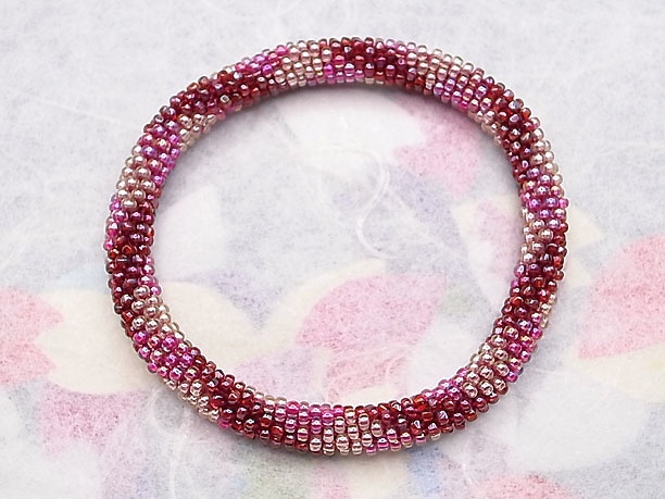 ビーズ・チューブクロッシェブレスレット「曙光」