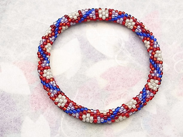 ビーズ・チューブクロッシェブレスレット「光炎」