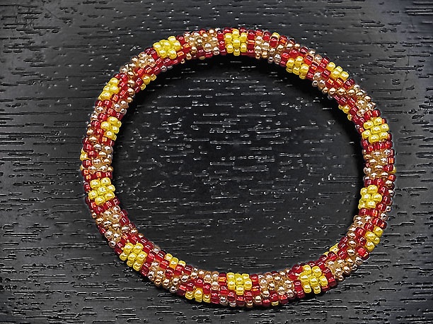 ビーズ・チューブクロッシェブレスレット「光炎」