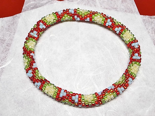 ビーズ・チューブクロッシェブレスレット「光炎」