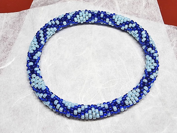 ビーズ・チューブクロッシェブレスレット「水殿」