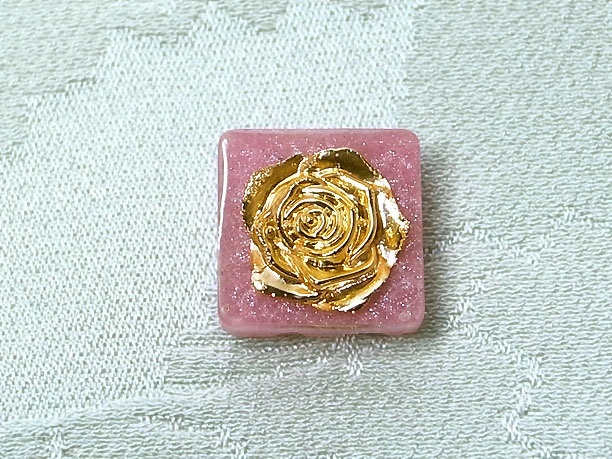 レジン・チョウタックピン「卯月」